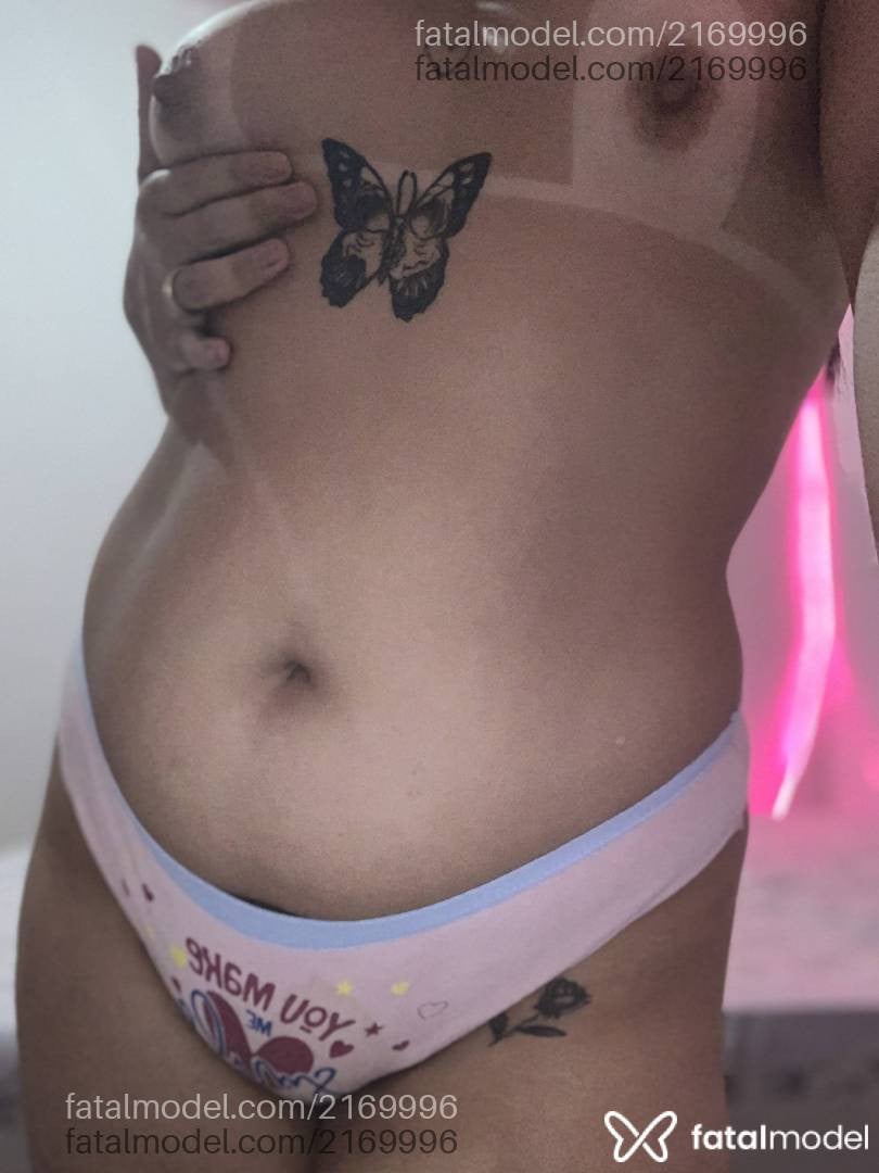 Acompanhante mulher morena (o) de olhos castanhos - Maya