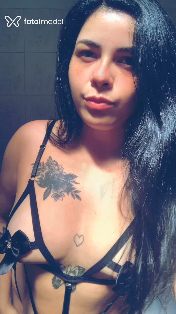 Acompanhante mulher morena (o) de olhos castanhos - Maya Acompanhante mulher morena (o) de olhos castanhos - Maya