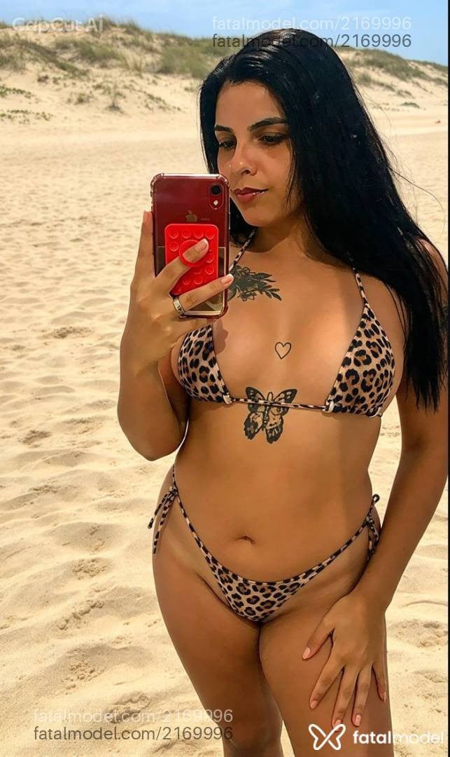 Acompanhante mulher morena (o) de olhos castanhos - Maya