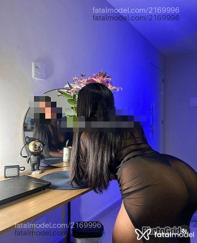Acompanhante mulher morena (o) de olhos castanhos - Maya