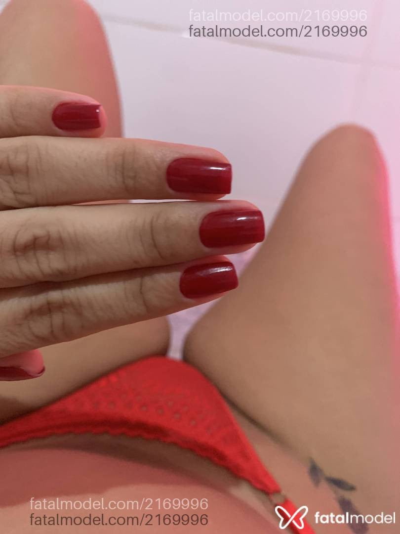 Acompanhante mulher morena (o) de olhos castanhos - Maya