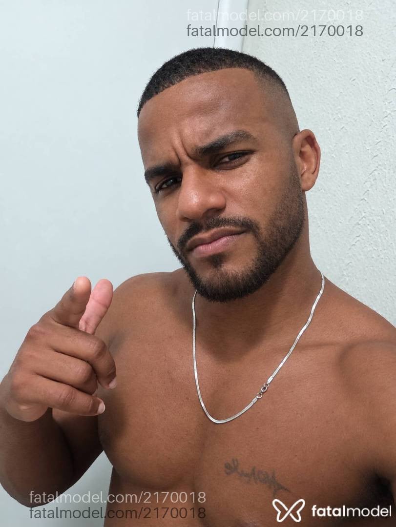 Acompanhante homem morena (o) de olhos pretos - Maatheus