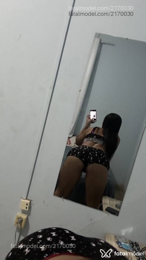 Acompanhante mulher morena (o) de olhos castanhos - Melissa