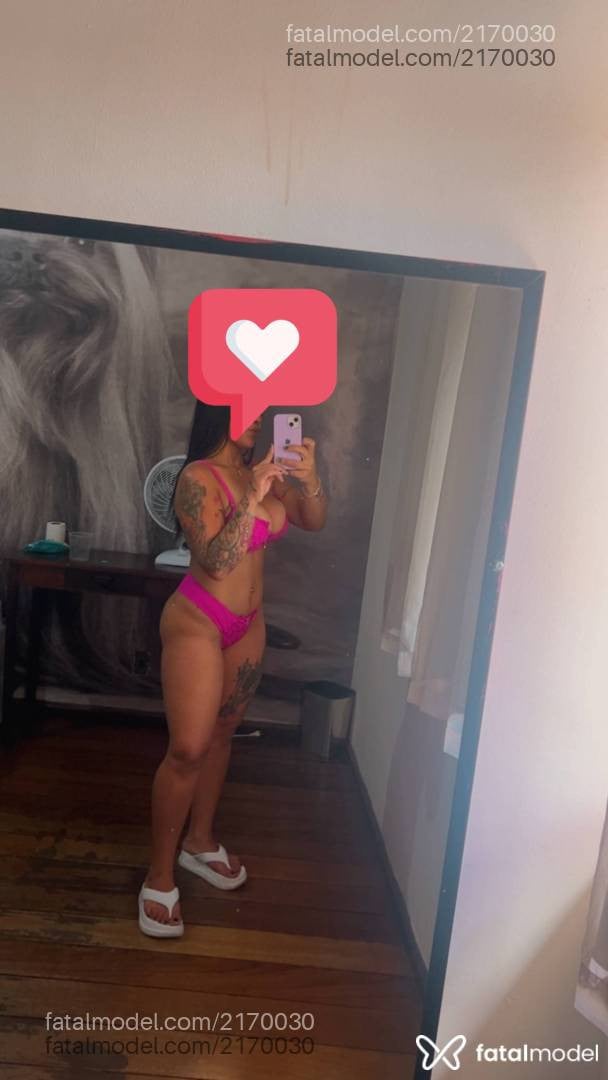 Acompanhante mulher morena (o) de olhos castanhos - Melissa