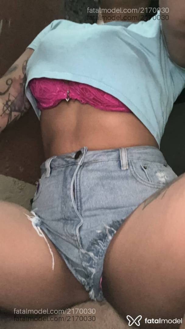 Acompanhante mulher morena (o) de olhos castanhos - Melissa