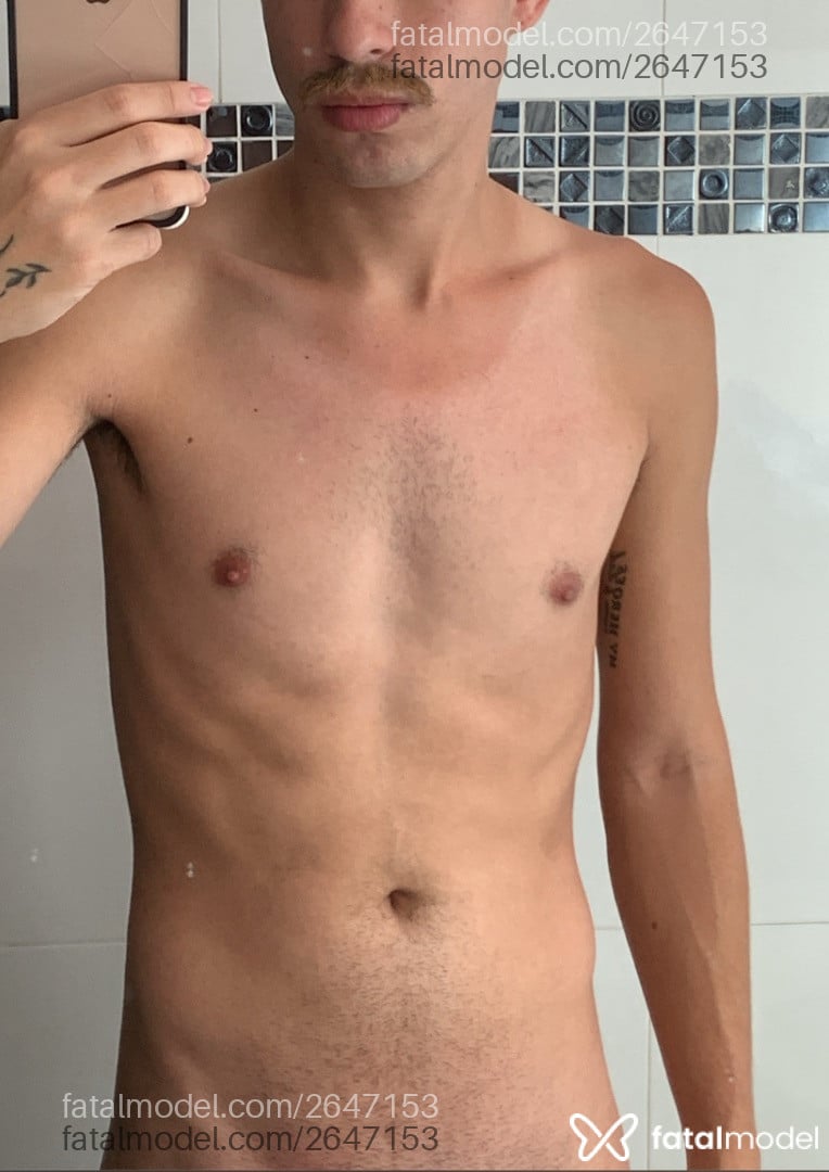 Acompanhante homem com cabelo castanho de olhos castanhos em São José do Rio Preto - Erick