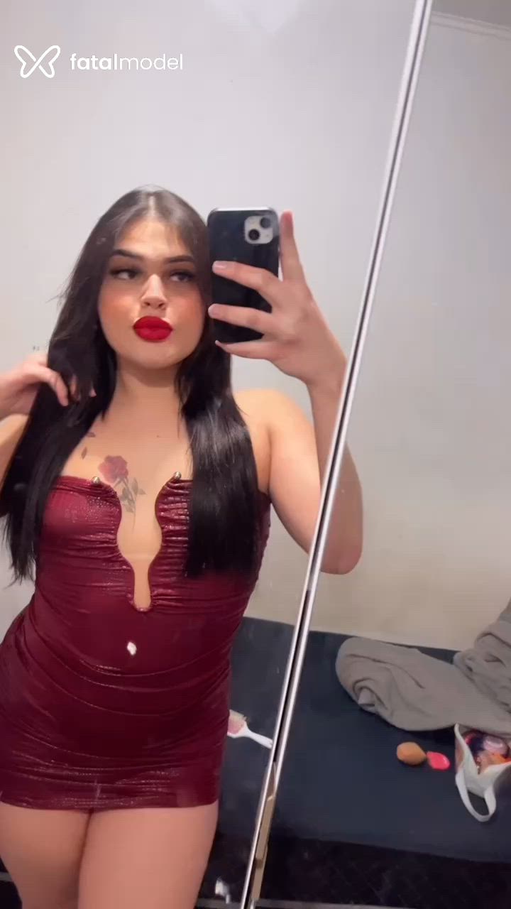 Acompanhante mulher trans com cabelo castanho de olhos castanhos - Melissa Oliveira