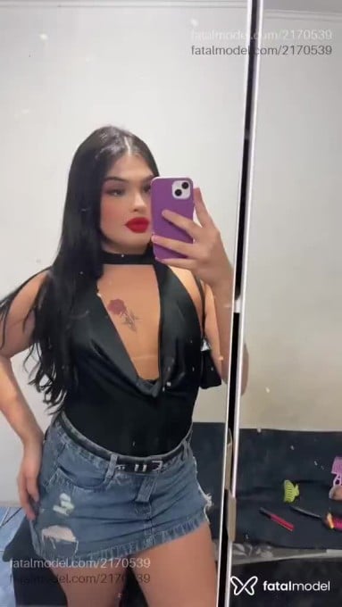 Acompanhante mulher trans com cabelo castanho de olhos castanhos em Poços de Caldas - Melissa Oliveira