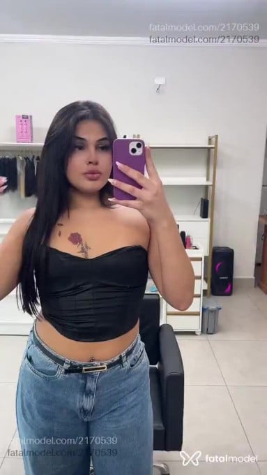Acompanhante mulher trans com cabelo castanho de olhos castanhos em Poços de Caldas Acompanhante mulher trans com cabelo castanho de olhos castanhos em Poços de Caldas - Melissa Oliveira