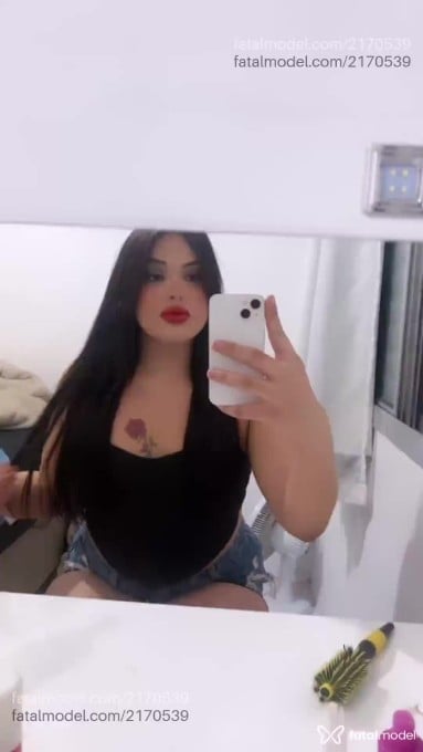 Acompanhante mulher trans com cabelo castanho de olhos castanhos em Poços de Caldas Acompanhante mulher trans com cabelo castanho de olhos castanhos em Poços de Caldas - Melissa Oliveira