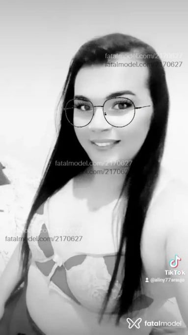 Acompanhante mulher trans morena (o) de olhos castanhos em São José do Rio Preto - Aliny Araujo