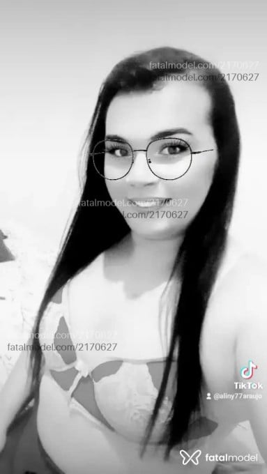 Acompanhante mulher trans morena (o) de olhos castanhos em São José do Rio Preto - Aliny Araujo