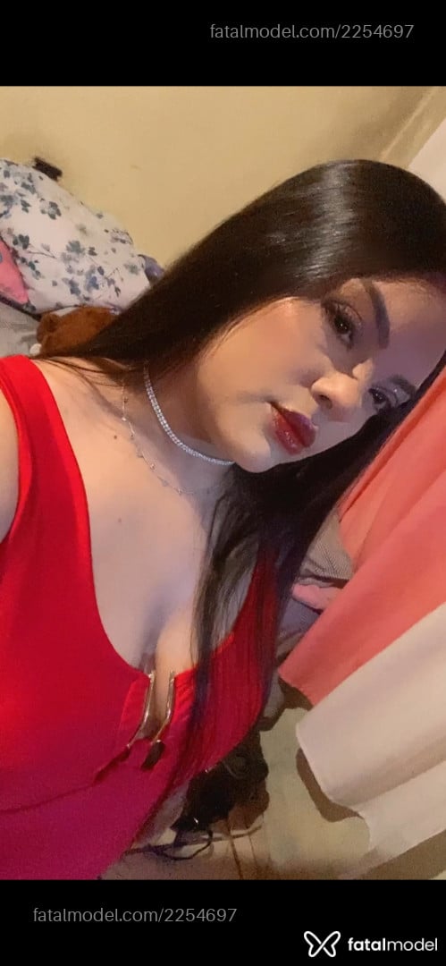 Acompanhante mulher morena (o) de olhos pretos em Virtual Acompanhante mulher morena (o) de olhos pretos em Virtual - Cintia