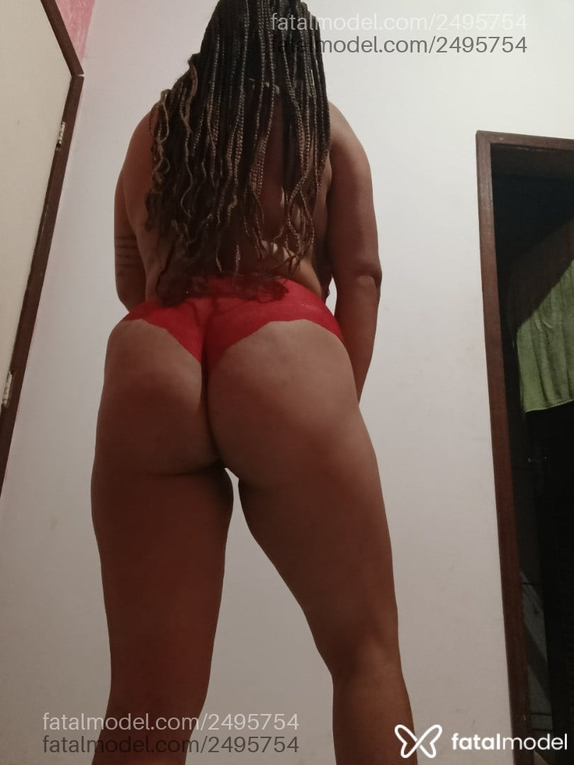Acompanhante mulher loira (o) de olhos castanhos - Nycole