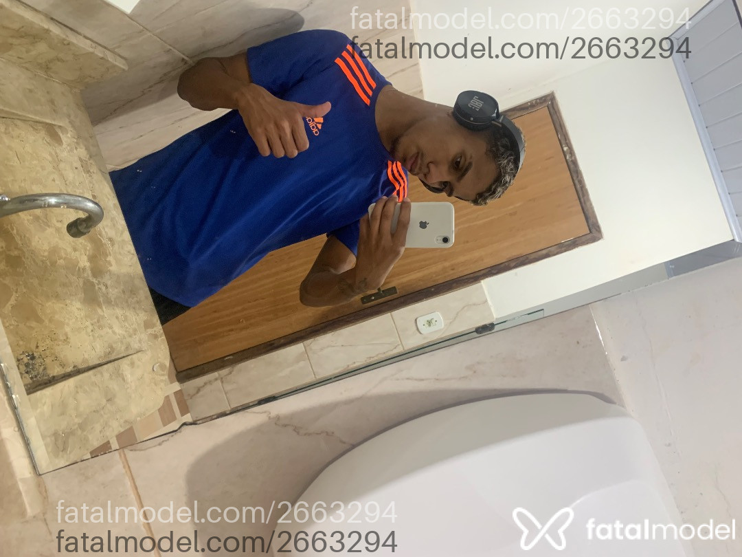 Acompanhante homem com cabelo castanho de olhos pretos em Virtual - Jhoon
