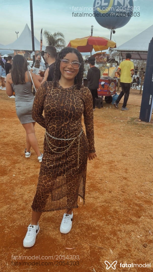 Acompanhante mulher morena (o) de olhos castanhos em Virtual - Maria Clara