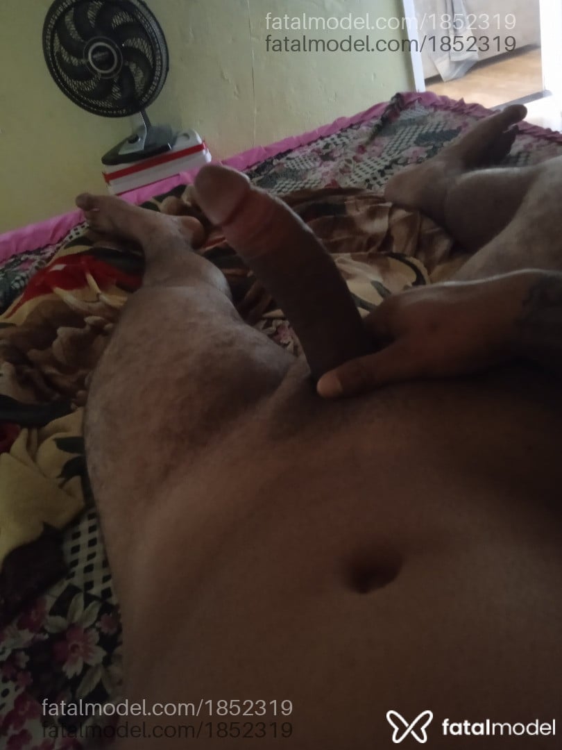 Acompanhante homem morena (o) de olhos pretos em Serra Acompanhante homem morena (o) de olhos pretos em Serra - Gustavo