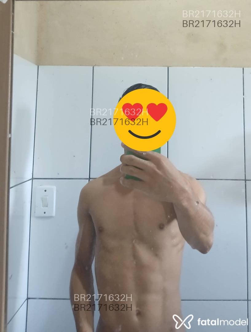 Acompanhante homem com cabelo castanho de olhos castanhos em Capanema Acompanhante homem com cabelo castanho de olhos castanhos em Capanema - Eduzinho
