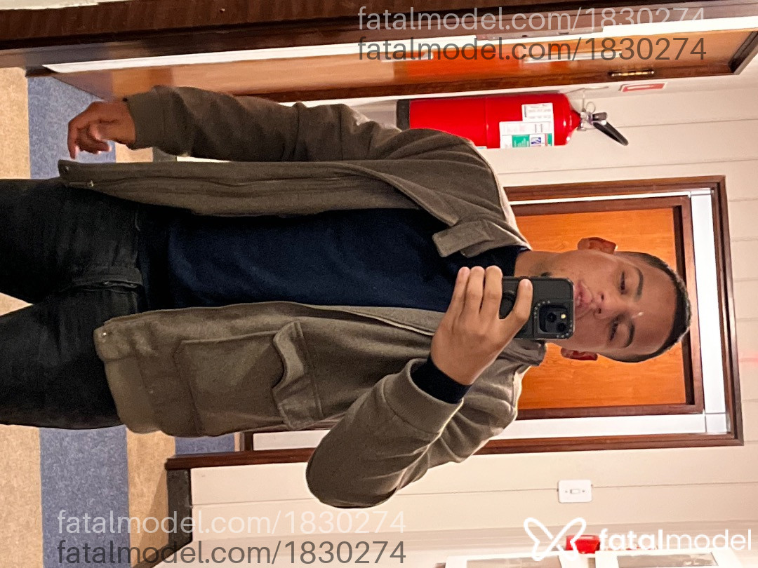 Acompanhante homem morena (o) de olhos castanhos em Curitiba - Gabriel