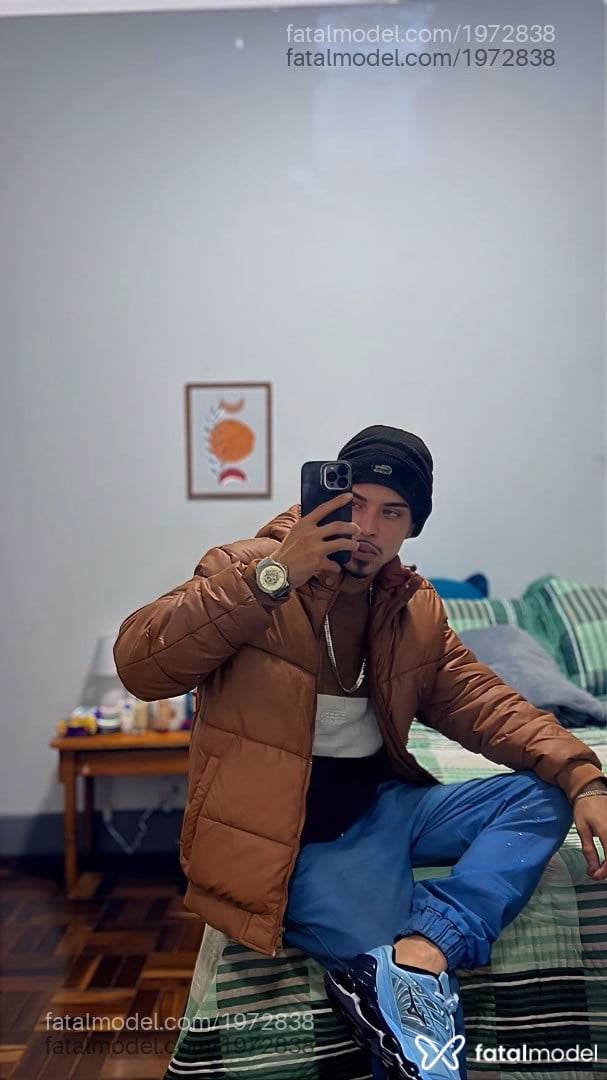 Acompanhante homem morena (o) de olhos verdes em Uberlândia - Carlos Neto