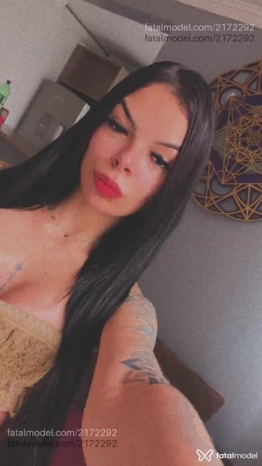 Acompanhante mulher morena (o) de olhos castanhos - Brenda Acompanhante mulher morena (o) de olhos castanhos - Brenda