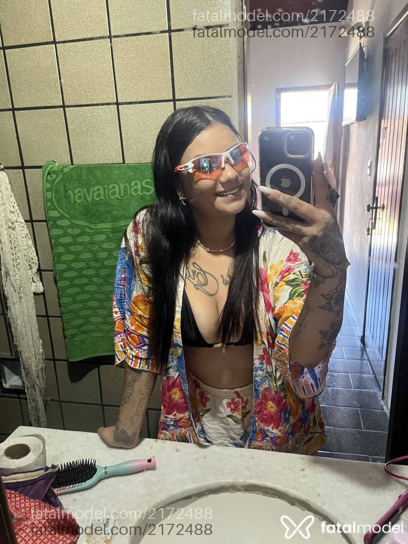 Acompanhante mulher com cabelo castanho de olhos pretos - Gabriela