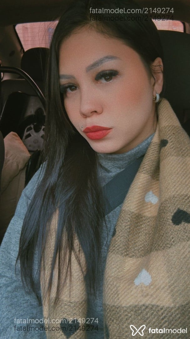 Acompanhante mulher com cabelo castanho de olhos castanhos em Tramandaí Acompanhante mulher com cabelo castanho de olhos castanhos em Tramandaí - Thainá