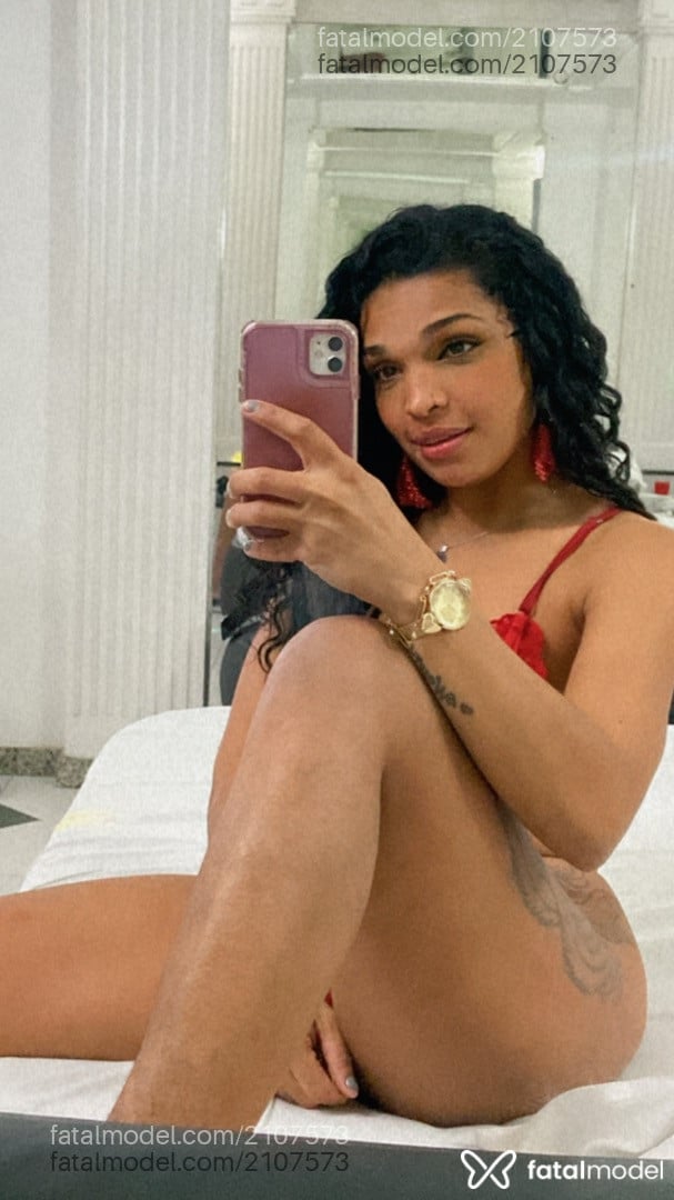 Acompanhante mulher morena (o) de olhos castanhos em Rio de Janeiro Acompanhante mulher morena (o) de olhos castanhos em Rio de Janeiro - Cristal