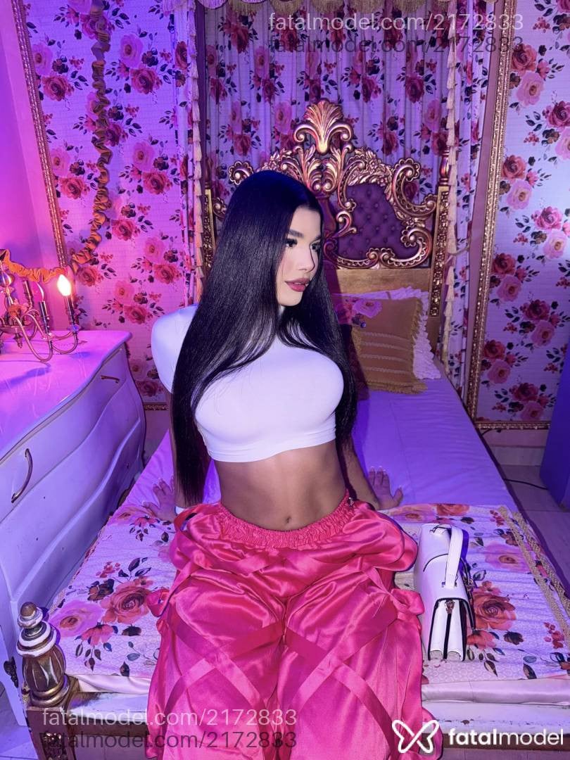 Acompanhante mulher trans morena (o) de olhos pretos - Sofia Angelote