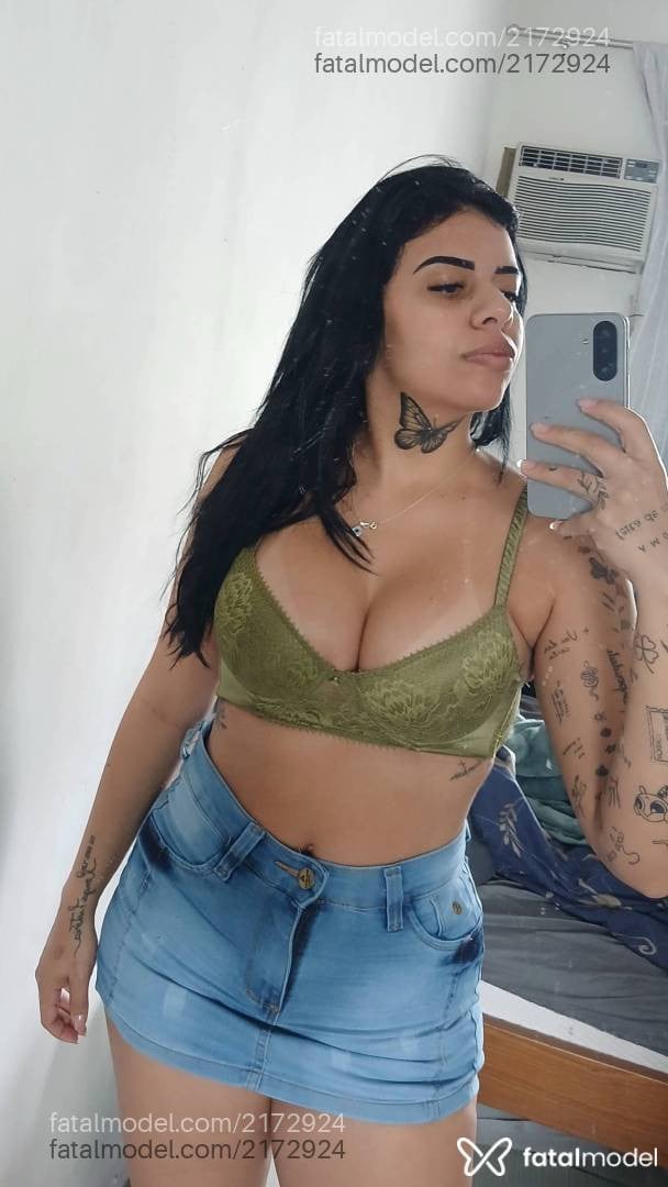 Acompanhante mulher com cabelo castanho de olhos pretos - Elaine Costa