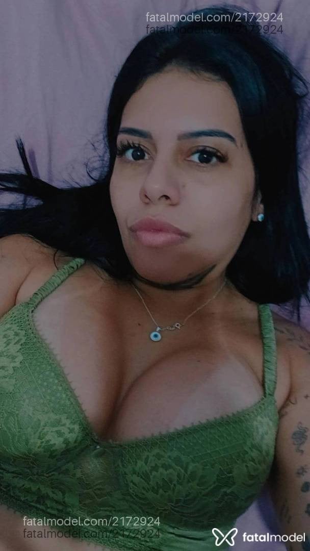 Acompanhante mulher com cabelo castanho de olhos pretos - Elaine Costa