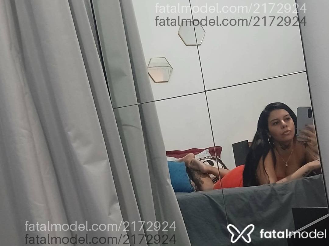 Acompanhante mulher com cabelo castanho de olhos pretos - Elaine Costa