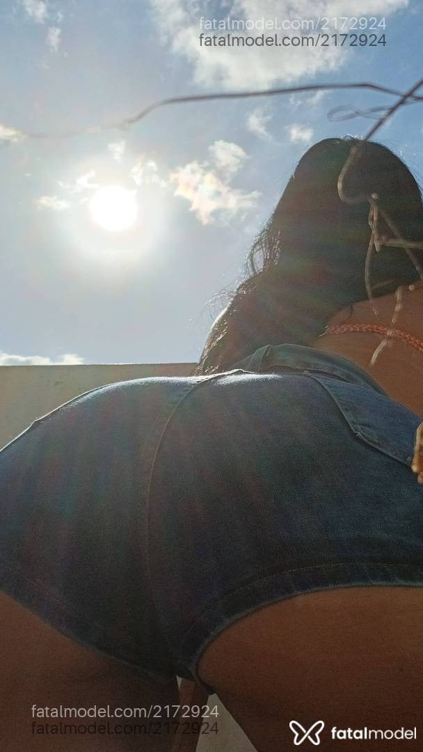 Acompanhante mulher com cabelo castanho de olhos pretos - Elaine Costa