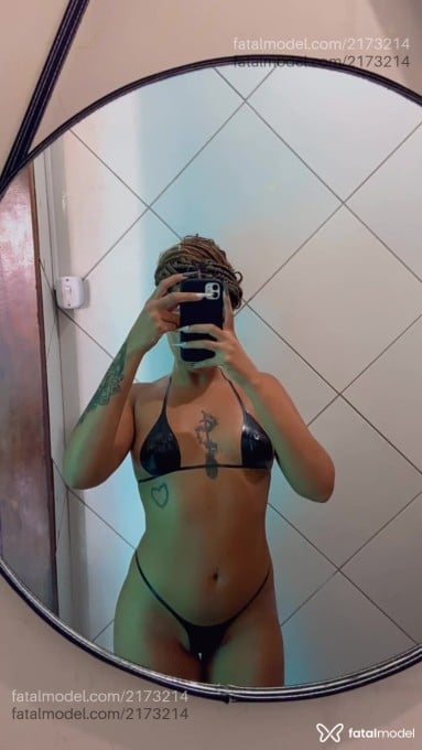 Acompanhante mulher morena (o) de olhos castanhos - Leona Acompanhante mulher morena (o) de olhos castanhos - Leona