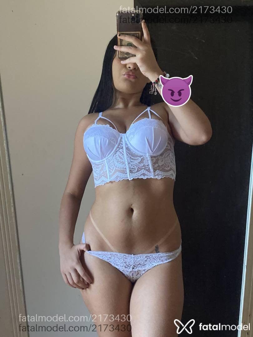 Acompanhante mulher morena (o) de olhos castanhos - Lorena