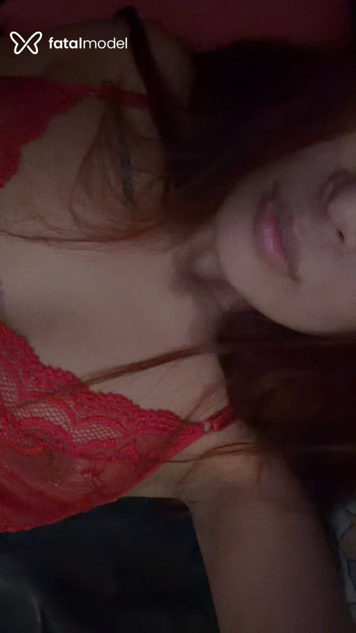 Acompanhante mulher ruiva (o) de olhos mel - Bruna Zardini Acompanhante mulher ruiva (o) de olhos mel - Bruna Zardini
