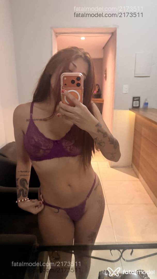 Acompanhante mulher ruiva (o) de olhos mel - Bruna Zardini