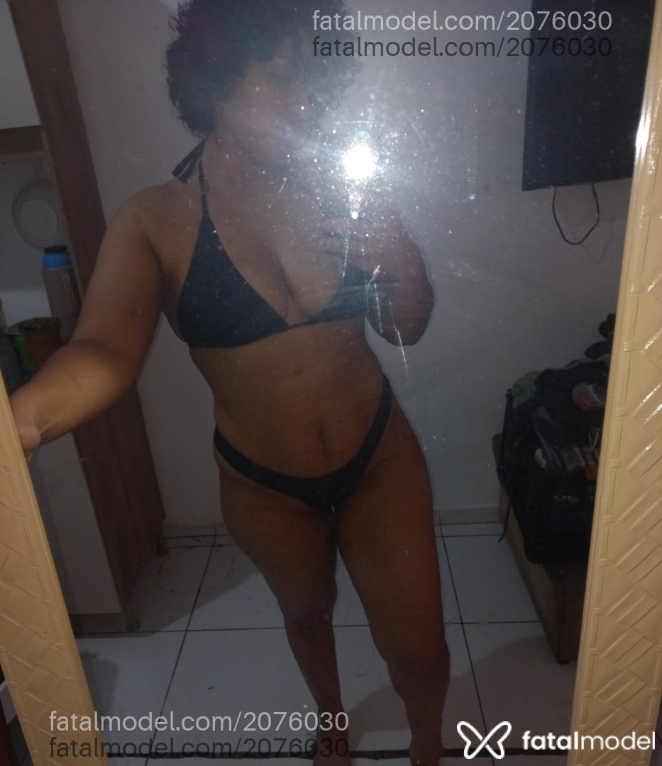Acompanhante mulher morena (o) de olhos pretos em Porto Belo - Luke Moura