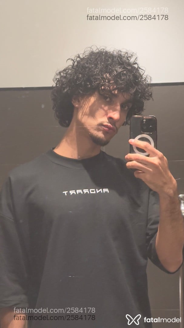 Acompanhante homem morena (o) de olhos castanhos em São Paulo Acompanhante homem morena (o) de olhos castanhos em São Paulo - Andreas Marquese