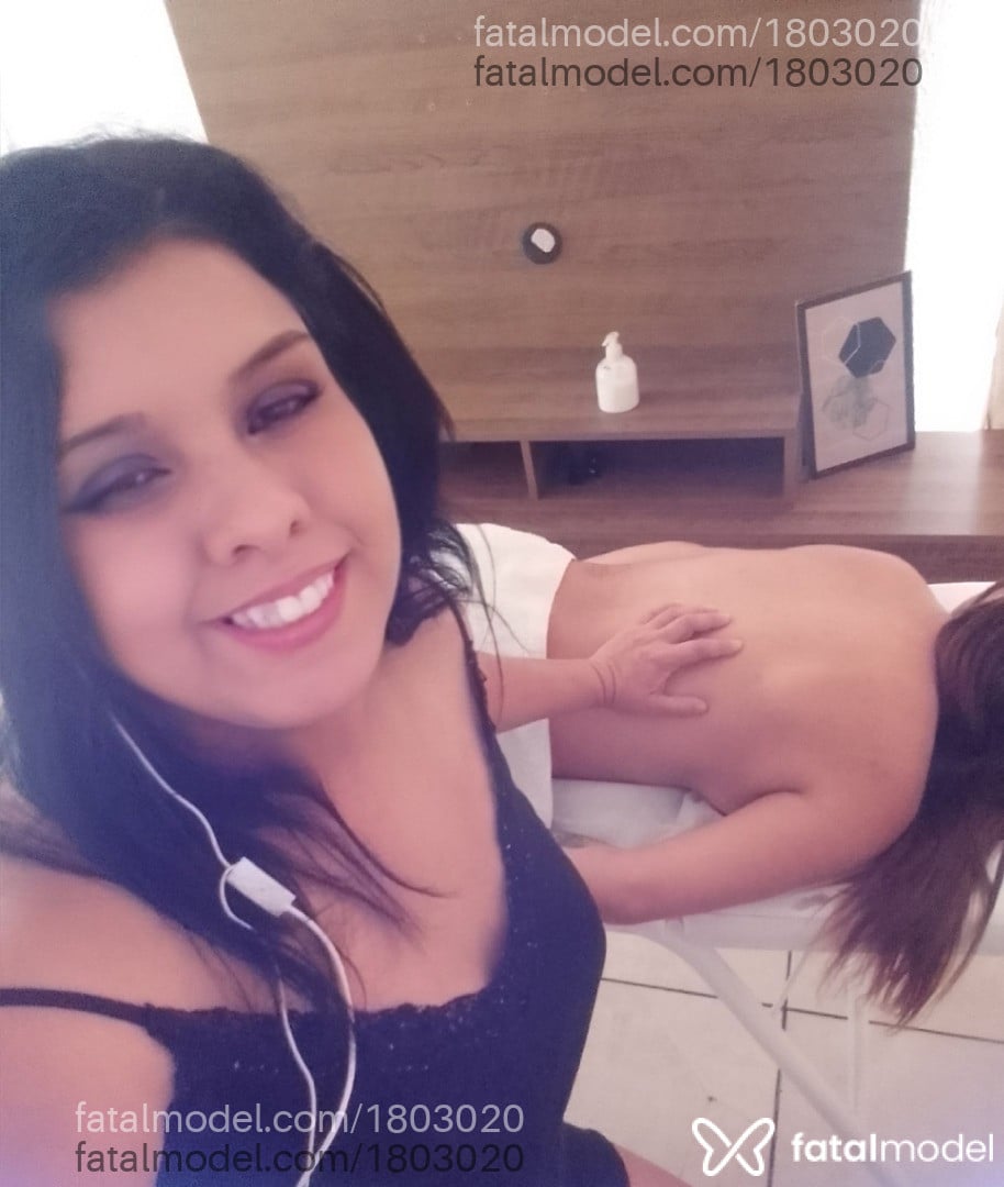 Acompanhante mulher morena (o) de olhos mel em Pindamonhangaba - Maya Mendes