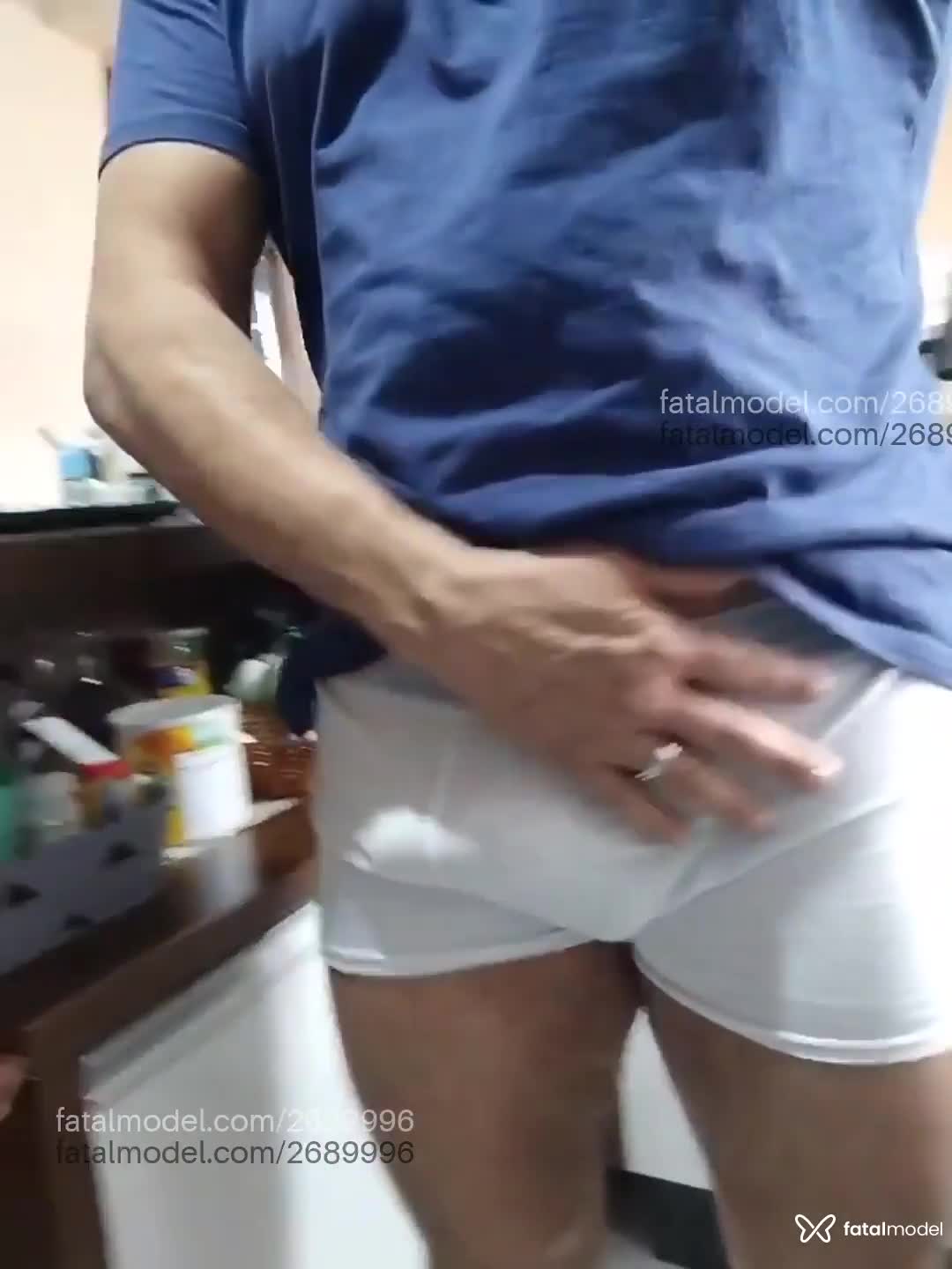 Acompanhante homem com cabelo castanho de olhos castanhos em Umuarama Acompanhante homem com cabelo castanho de olhos castanhos em Umuarama - Amigosecretoativo