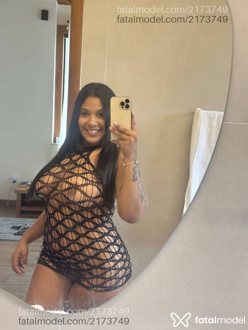 Acompanhante mulher morena (o) de olhos castanhos - Letícia