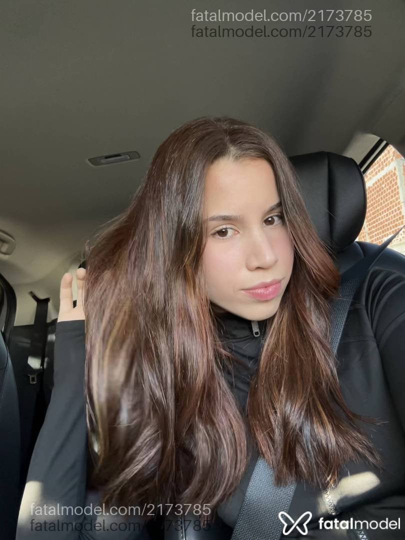Acompanhante mulher com cabelo castanho de olhos castanhos em Curitiba - Livia