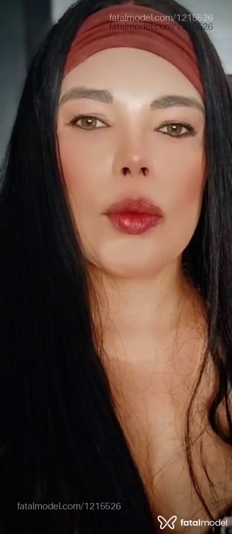 Acompanhante mulher com cabelo castanho de olhos verdes em Presidente Prudente - ágata Becker