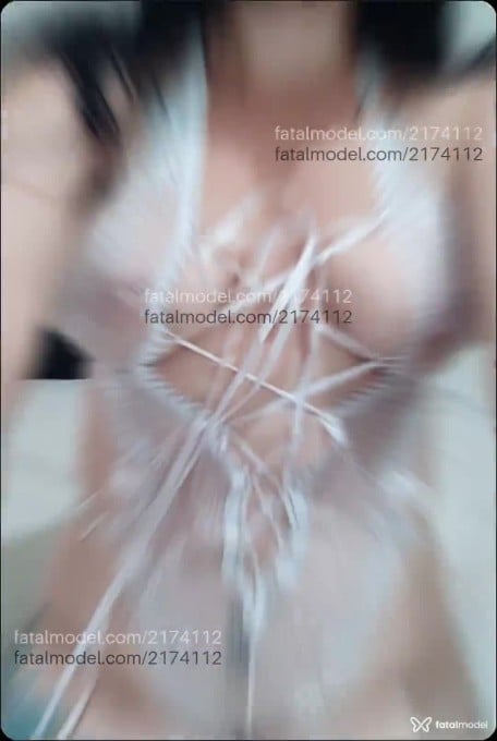 Acompanhante mulher morena (o) de olhos castanhos em Virtual Acompanhante mulher morena (o) de olhos castanhos em Virtual - Carolina