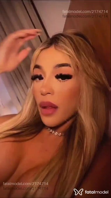Acompanhante mulher trans loira (o) de olhos castanhos em Ribeirão Preto - Japinhaa