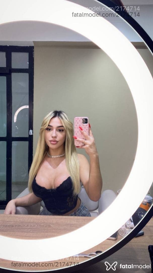 Acompanhante mulher trans loira (o) de olhos castanhos em Ribeirão Preto - Japinhaa