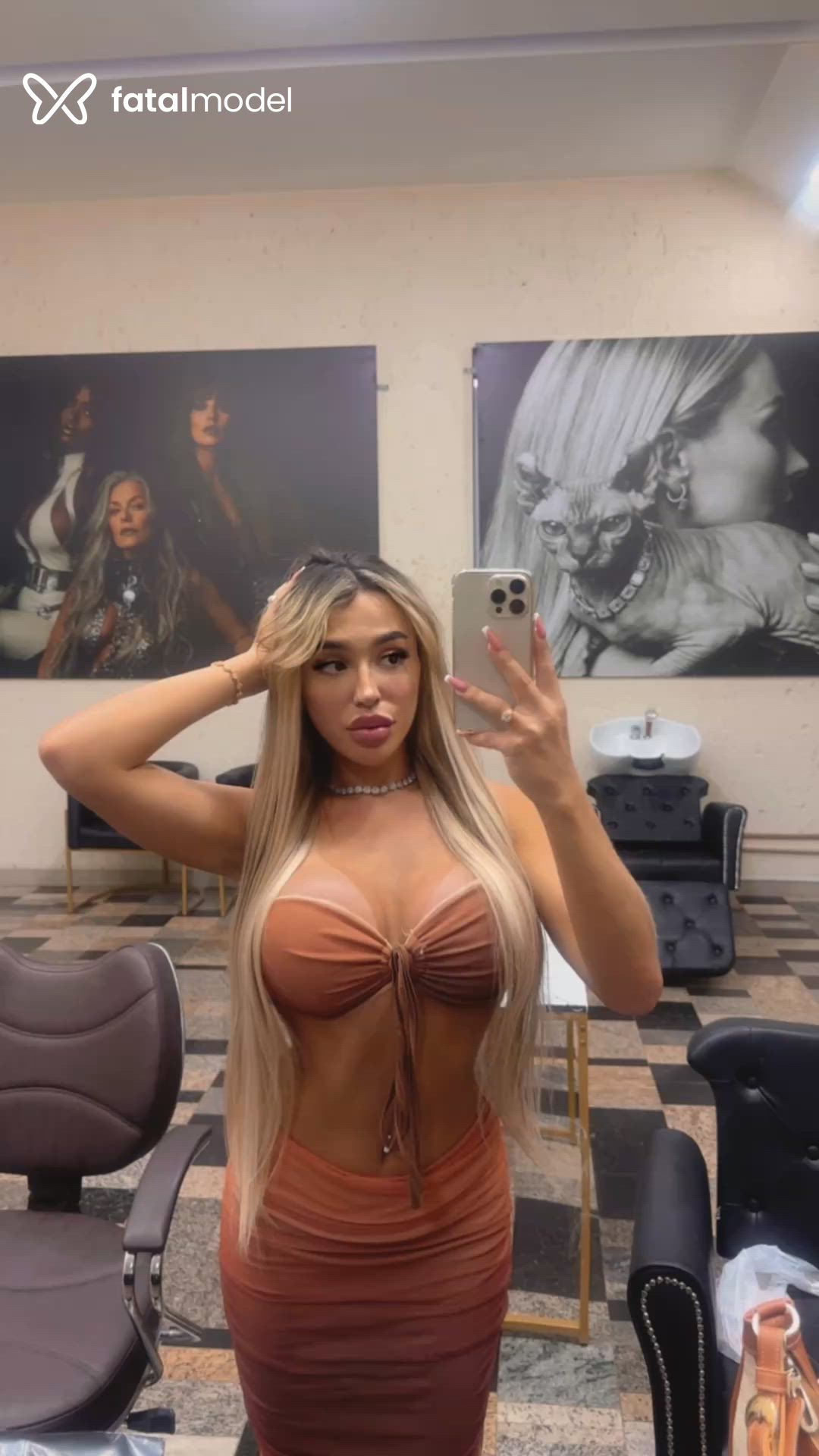 Acompanhante mulher trans loira (o) de olhos castanhos em Uberlândia Acompanhante mulher trans loira (o) de olhos castanhos em Uberlândia - Japinhaa