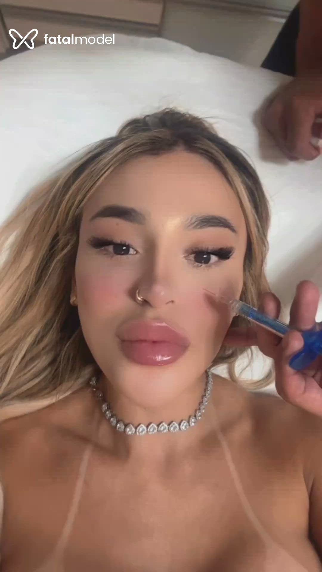 Acompanhante mulher trans loira (o) de olhos castanhos em Uberlândia Acompanhante mulher trans loira (o) de olhos castanhos em Uberlândia - Japinhaa