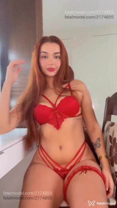 Acompanhante mulher ruiva (o) de olhos pretos em Vila Velha - Sofia